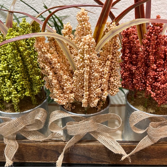 🍁Handcrafted🍂 Tri-Color Faux Autumn Foliage Decor In Rustic Planter Box - Picture 3 of 10